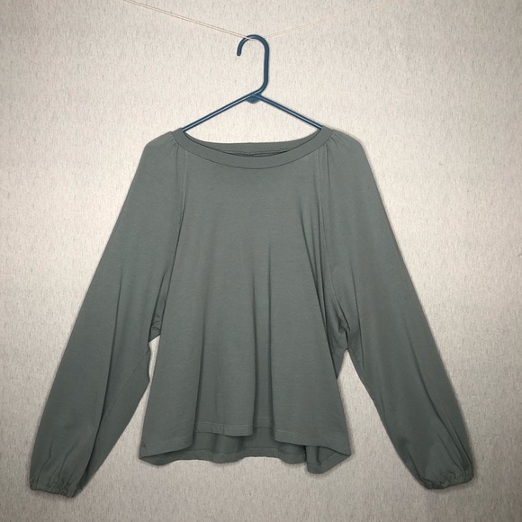 XiRENA Tops - XiRENA Women’s Top Size M Blouson Sleeve Loose Fit Boxy Oversized Gray Green USA